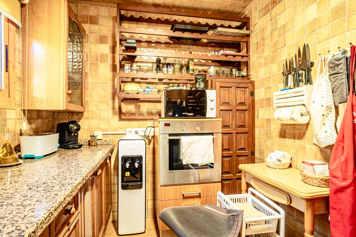 5 Bed Townhouse for sale in Benidorm Costa Blanca, Alicante, Spain