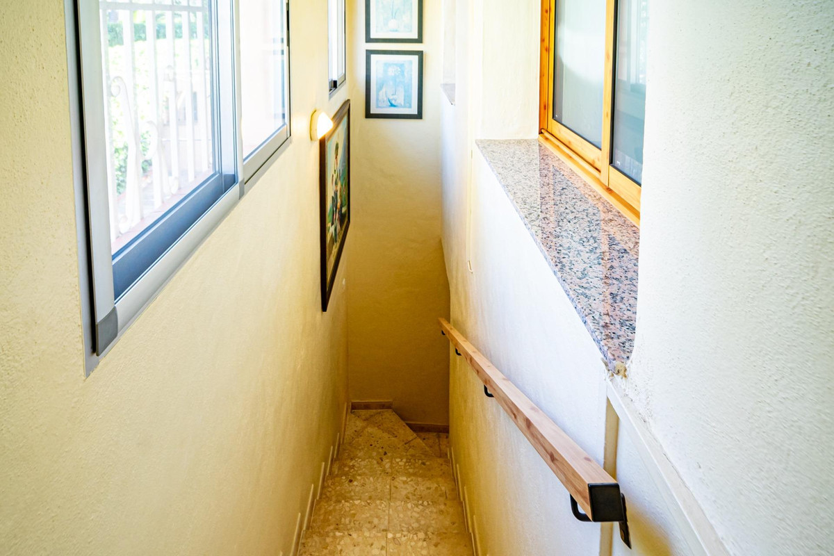 5 Bed Townhouse for sale in Benidorm Costa Blanca, Alicante, Spain