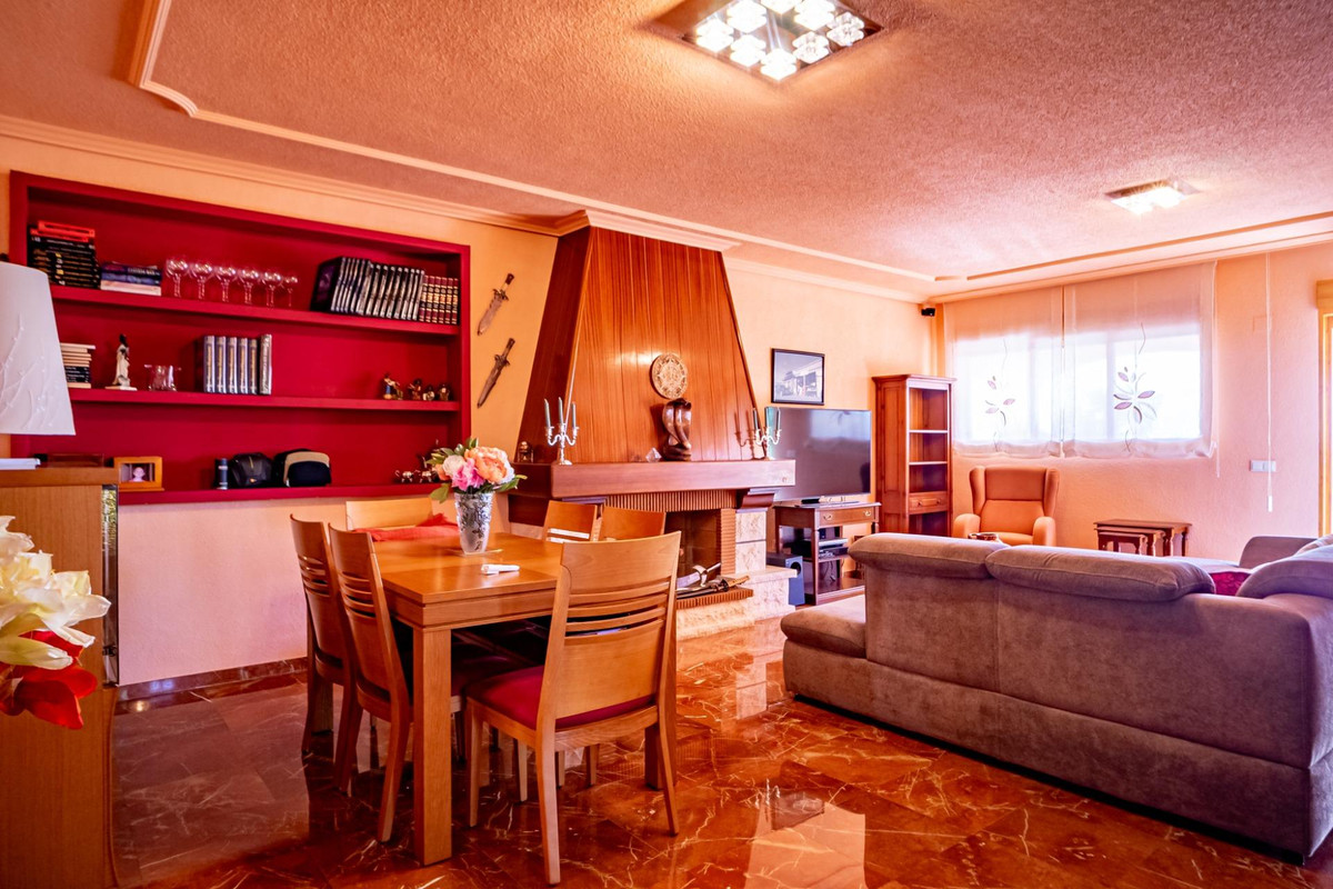 5 Bed Townhouse for sale in Benidorm Costa Blanca, Alicante, Spain