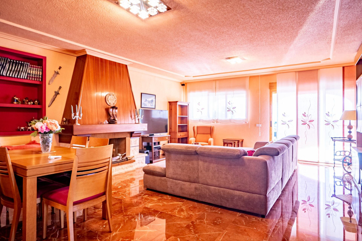 5 Bed Townhouse for sale in Benidorm Costa Blanca, Alicante, Spain