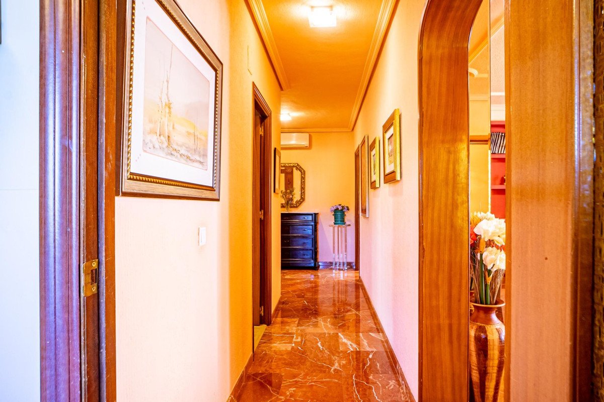 5 Bed Townhouse for sale in Benidorm Costa Blanca, Alicante, Spain