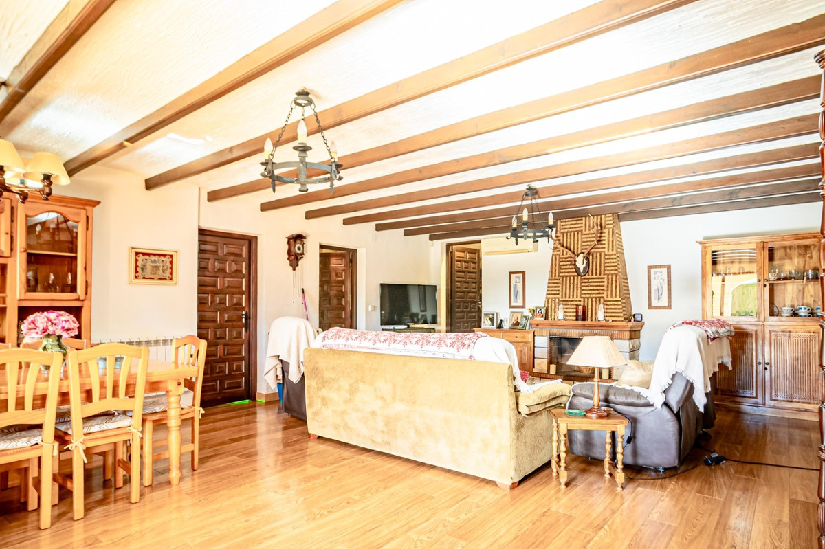 5 Bed Townhouse for sale in Benidorm Costa Blanca, Alicante, Spain