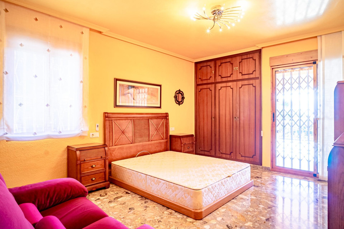 5 Bed Townhouse for sale in Benidorm Costa Blanca, Alicante, Spain
