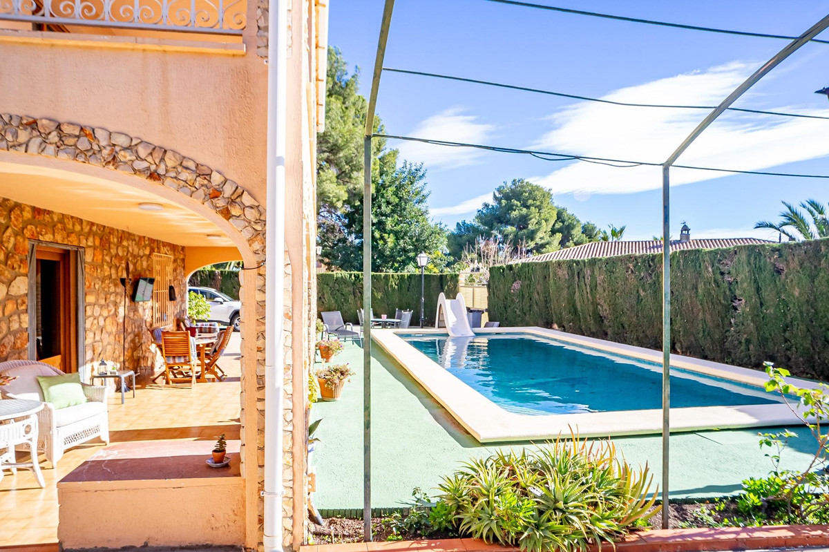 5 Bed Townhouse for sale in Benidorm Costa Blanca, Alicante, Spain