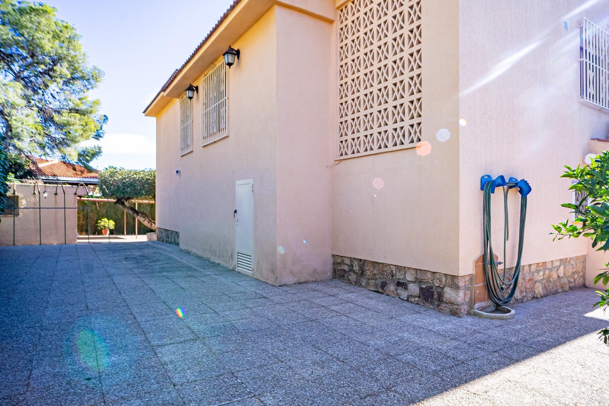 5 Bed Townhouse for sale in Benidorm Costa Blanca, Alicante, Spain