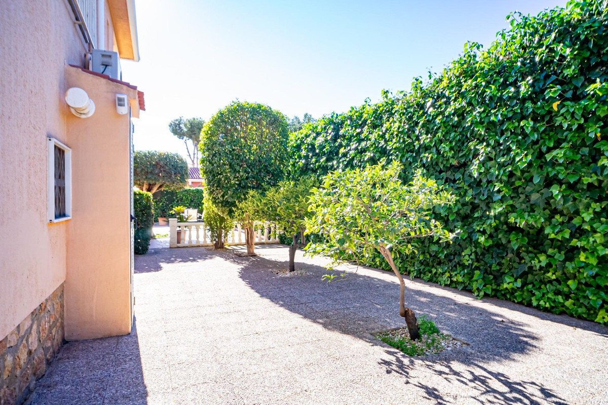5 Bed Townhouse for sale in Benidorm Costa Blanca, Alicante, Spain