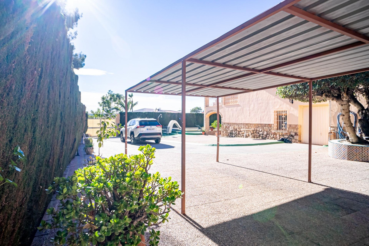 5 Bed Townhouse for sale in Benidorm Costa Blanca, Alicante, Spain