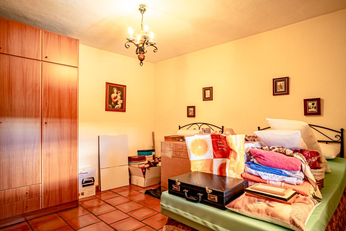 5 Bed Townhouse for sale in Benidorm Costa Blanca, Alicante, Spain