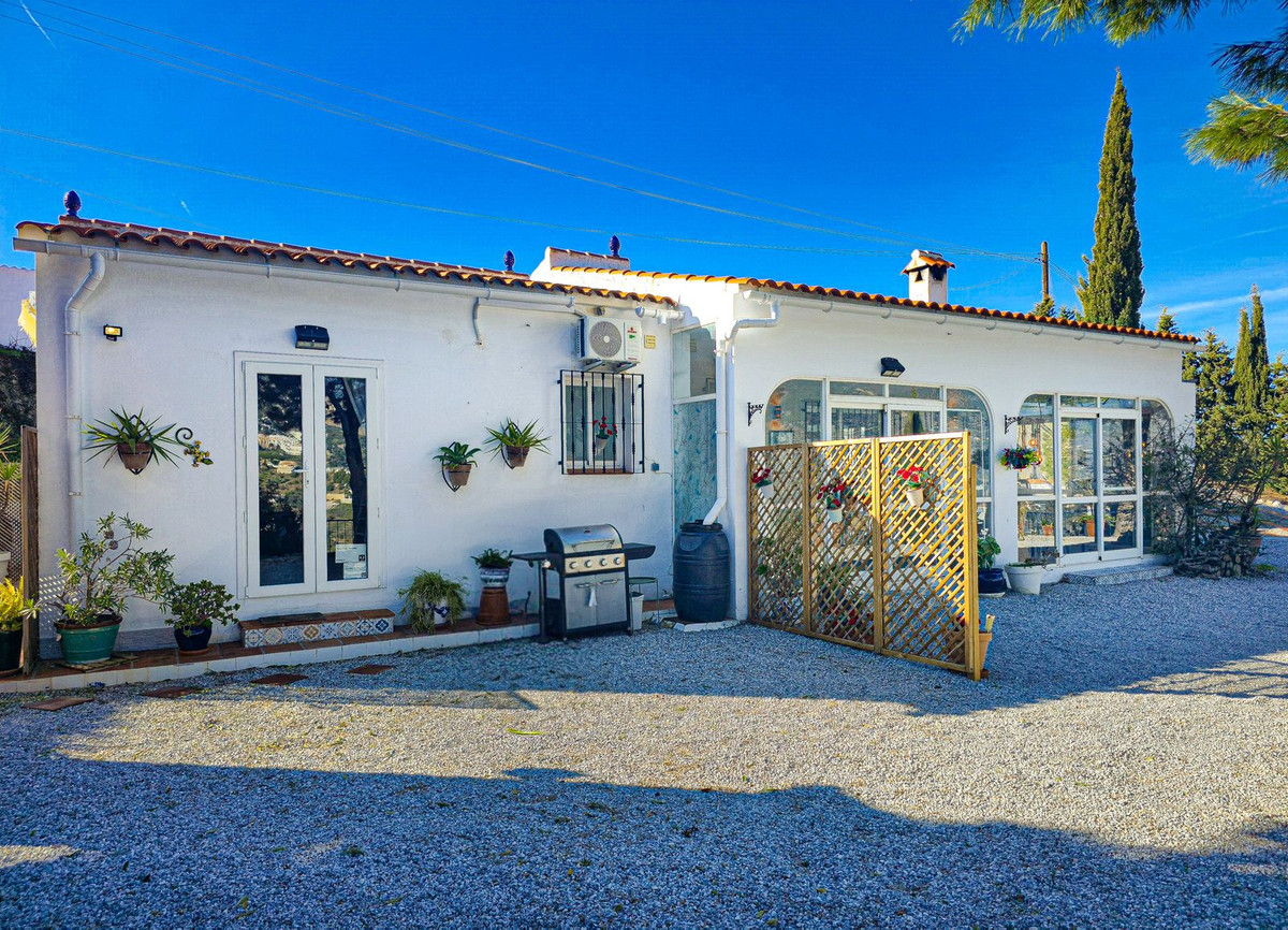 3 Bed Townhouse for sale in Cómpeta Costa Del Sol East, Málaga, Spain