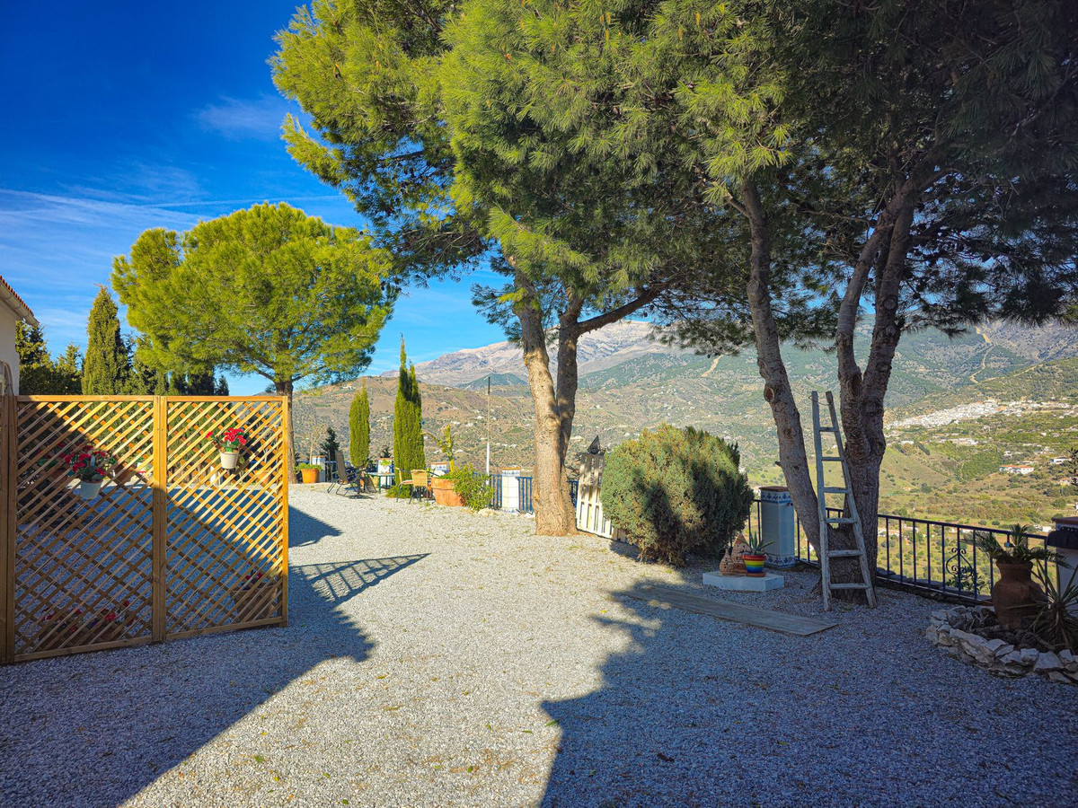 3 Bed Townhouse for sale in Cómpeta Costa Del Sol East, Málaga, Spain