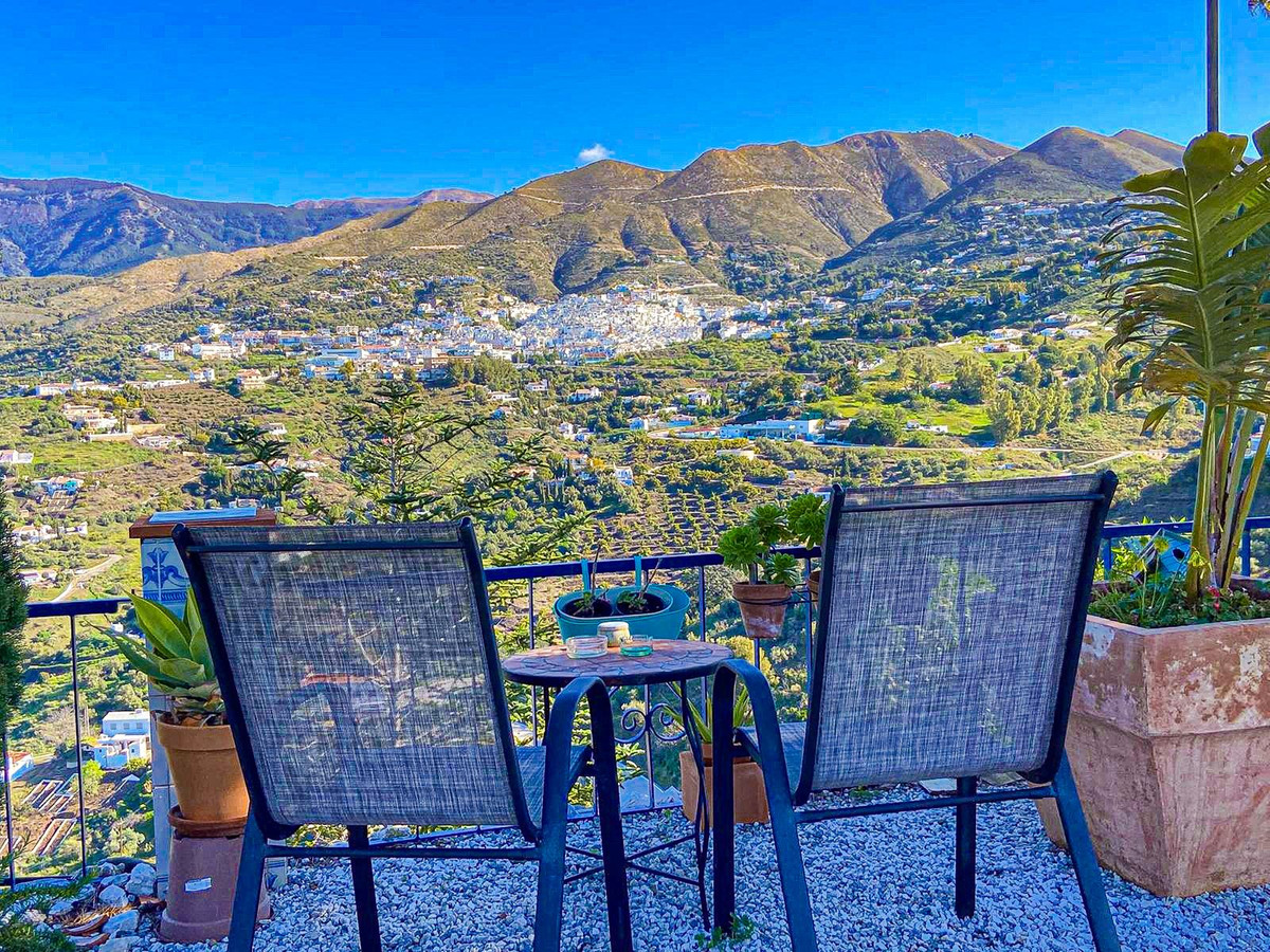 3 Bed Townhouse for sale in Cómpeta Costa Del Sol East, Málaga, Spain