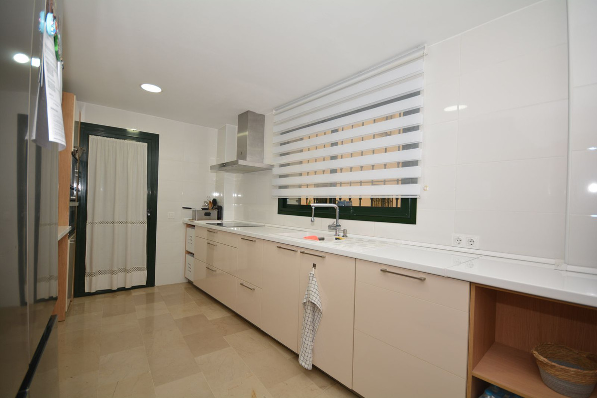 Se vende Apartamento Planta Media de 3 dormitorios en Costa Del Sol, Málaga, España