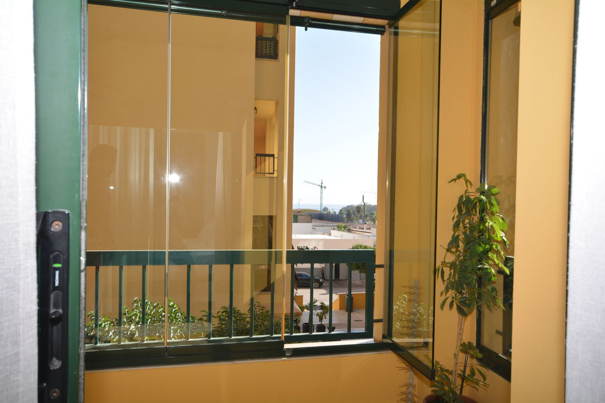 Se vende Apartamento Planta Media de 3 dormitorios en Costa Del Sol, Málaga, España