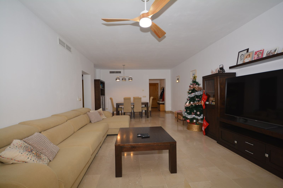 Se vende Apartamento Planta Media de 3 dormitorios en Costa Del Sol, Málaga, España
