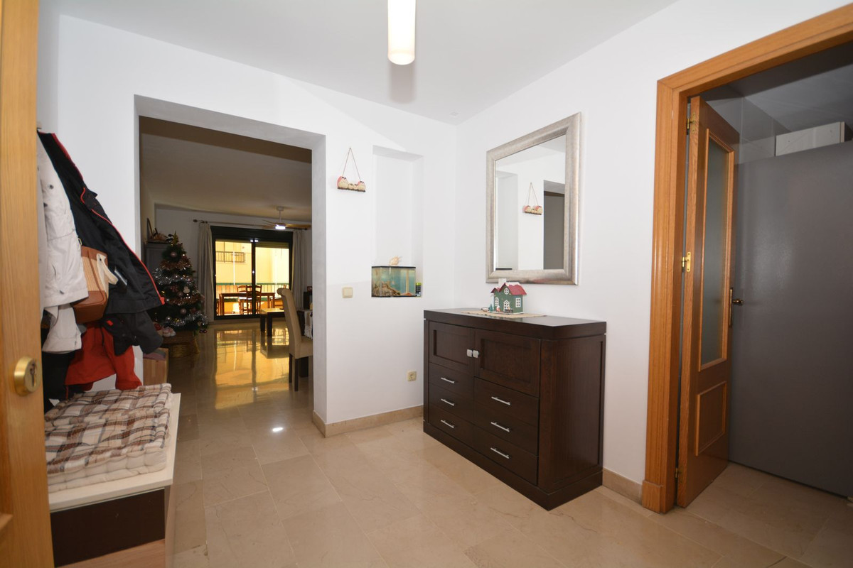 Se vende Apartamento Planta Media de 3 dormitorios en Costa Del Sol, Málaga, España