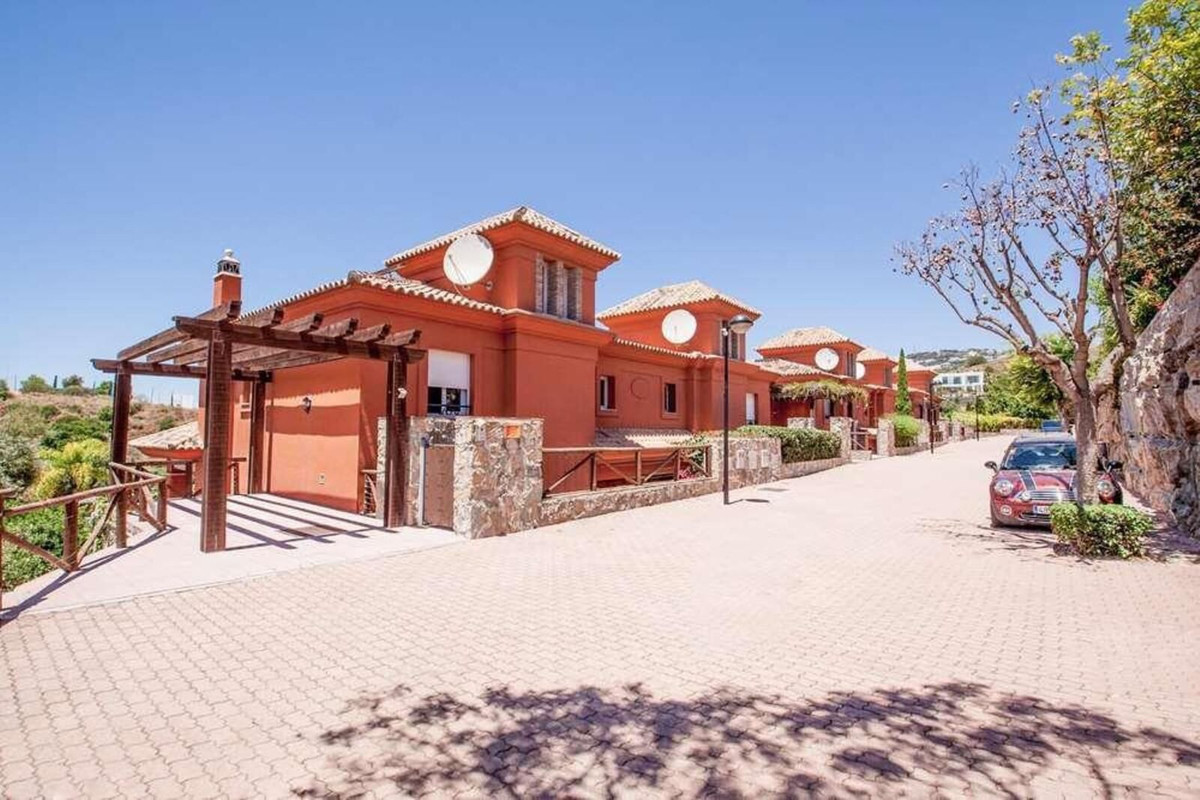 3 Bed Townhouse for sale in Marbella Costa Del Sol, Málaga, Spain