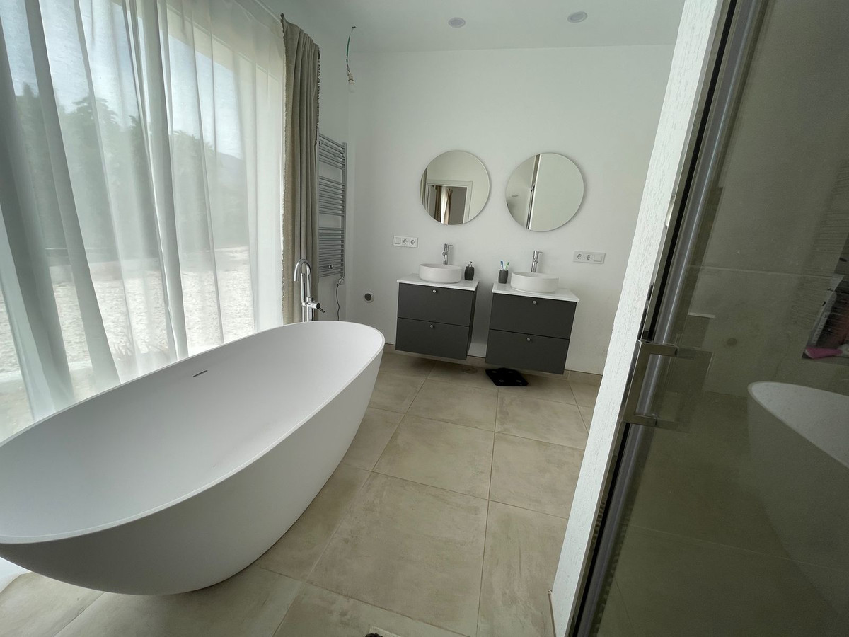 3 Bed Townhouse for sale in Estepona Costa Del Sol, Málaga, Spain
