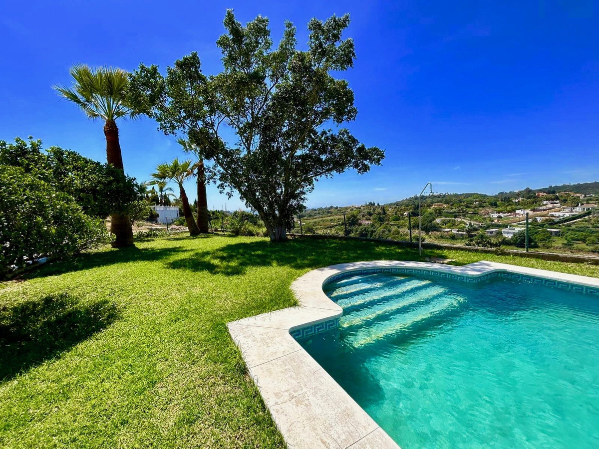 3 Bed Townhouse for sale in Estepona Costa Del Sol, Málaga, Spain