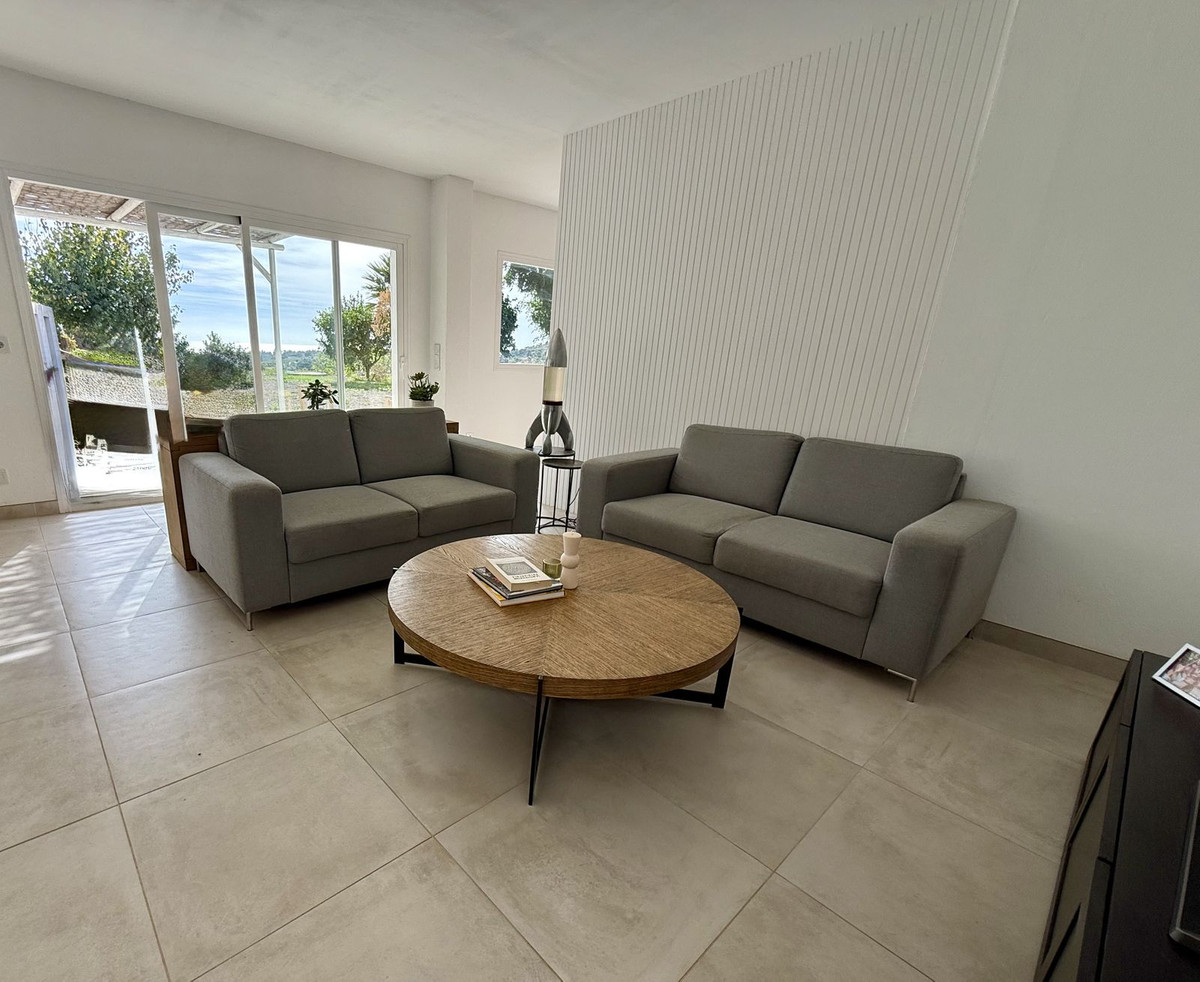 3 Bed Townhouse for sale in Estepona Costa Del Sol, Málaga, Spain