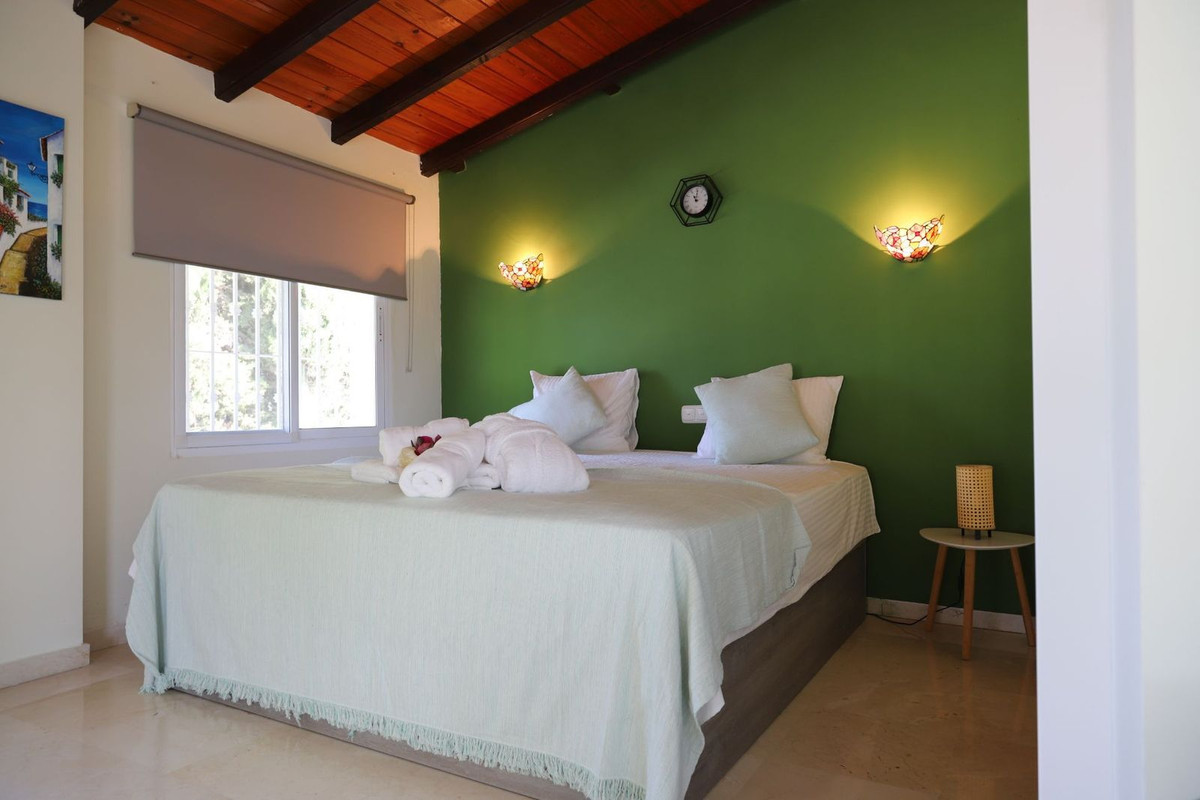 5 Bed Townhouse for sale in Alhaurín El Grande Costa Del Sol, Málaga, Spain
