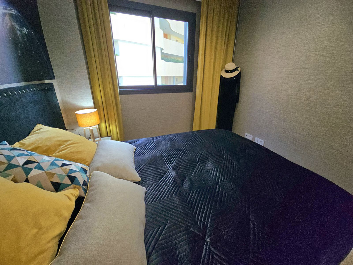 2 Bed Apartment for sale in Fuengirola Costa Del Sol, Málaga, Spain