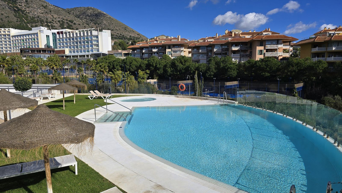 2 Bed Apartment for sale in Fuengirola Costa Del Sol, Málaga, Spain