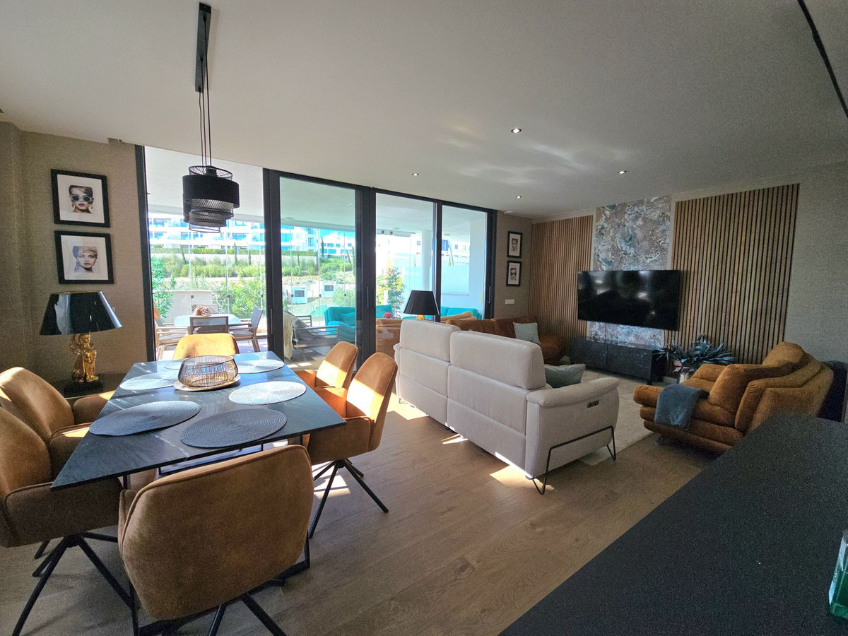 2 Bed Apartment for sale in Fuengirola Costa Del Sol, Málaga, Spain