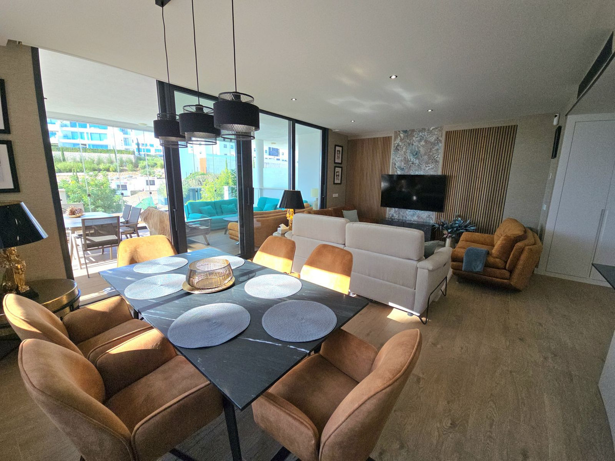 2 Bed Apartment for sale in Fuengirola Costa Del Sol, Málaga, Spain