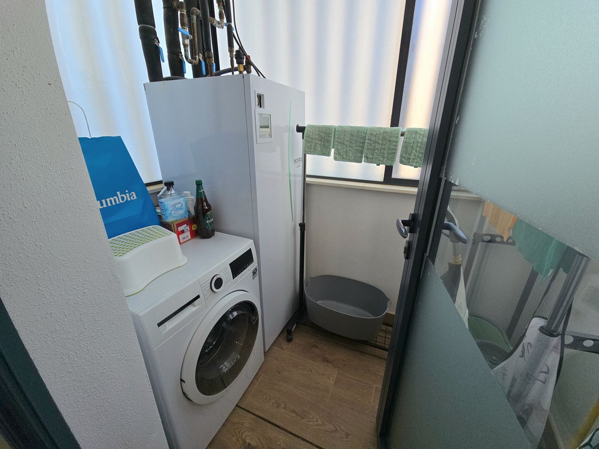 2 Bed Apartment for sale in Fuengirola Costa Del Sol, Málaga, Spain