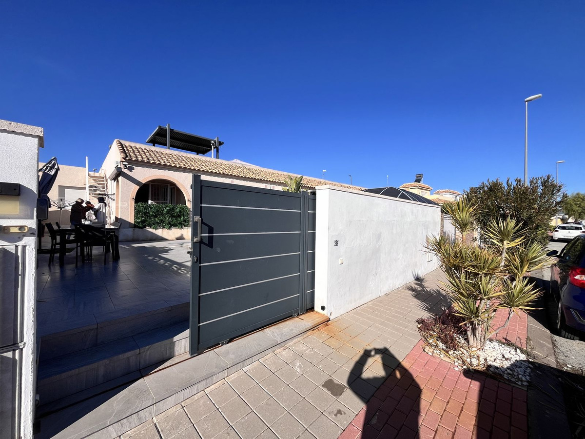 Se vende Villa - Chalet de 3 dormitorios en Costa Calida, Murcia, España