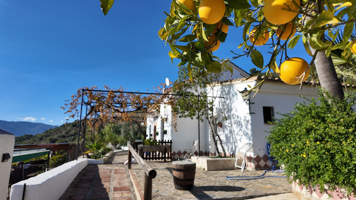 17 Bed Commercial unit for sale in Tolox Costa Del Sol, Málaga, Spain