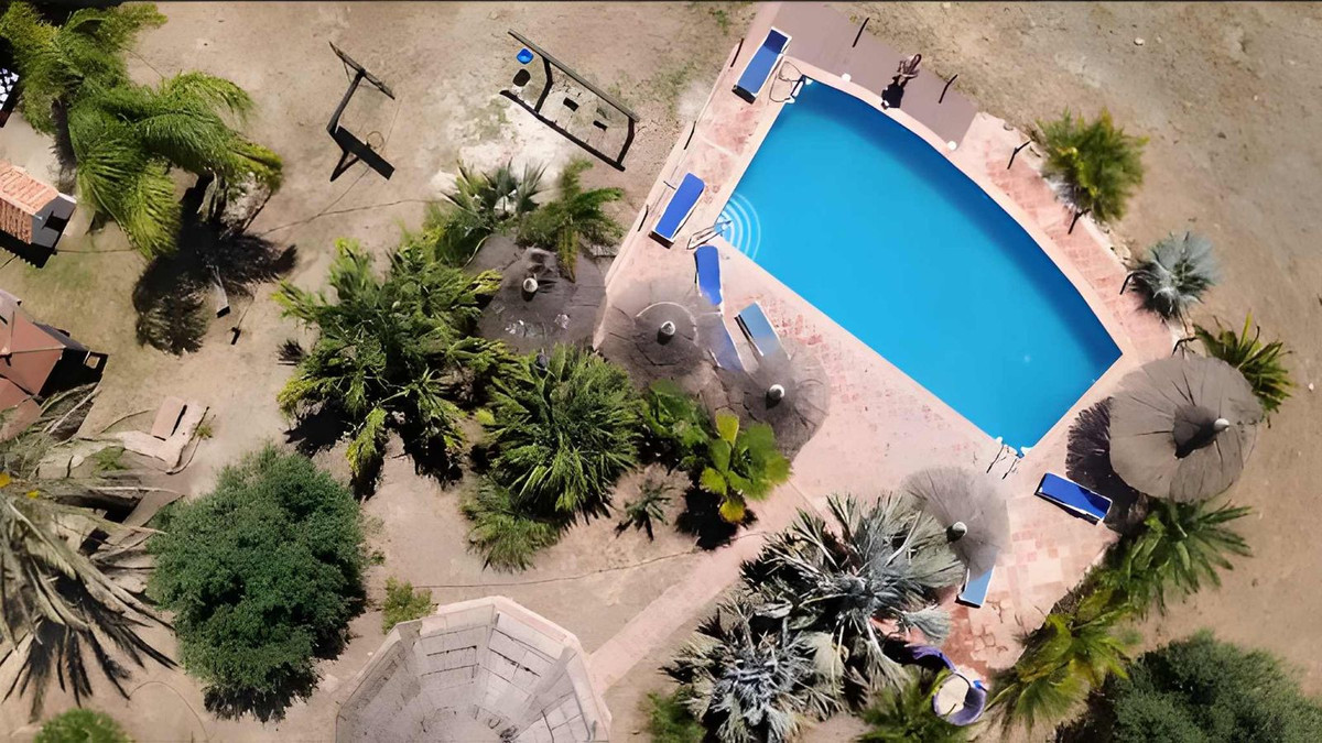 17 Bed Commercial unit for sale in Tolox Costa Del Sol, Málaga, Spain