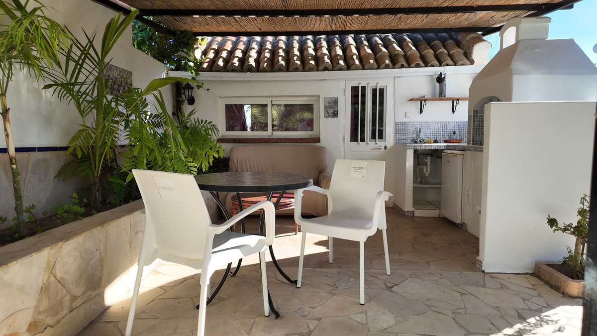 17 Bed Commercial unit for sale in Tolox Costa Del Sol, Málaga, Spain