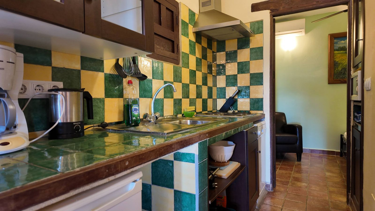 17 Bed Commercial unit for sale in Tolox Costa Del Sol, Málaga, Spain