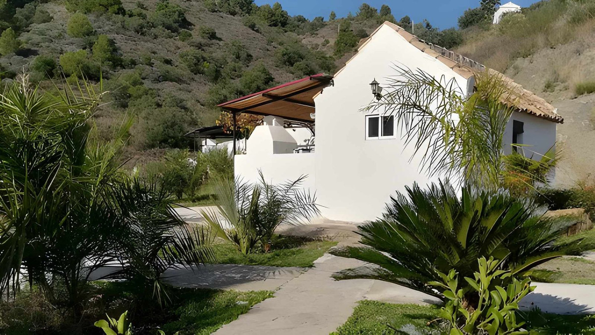 17 Bed Commercial unit for sale in Tolox Costa Del Sol, Málaga, Spain
