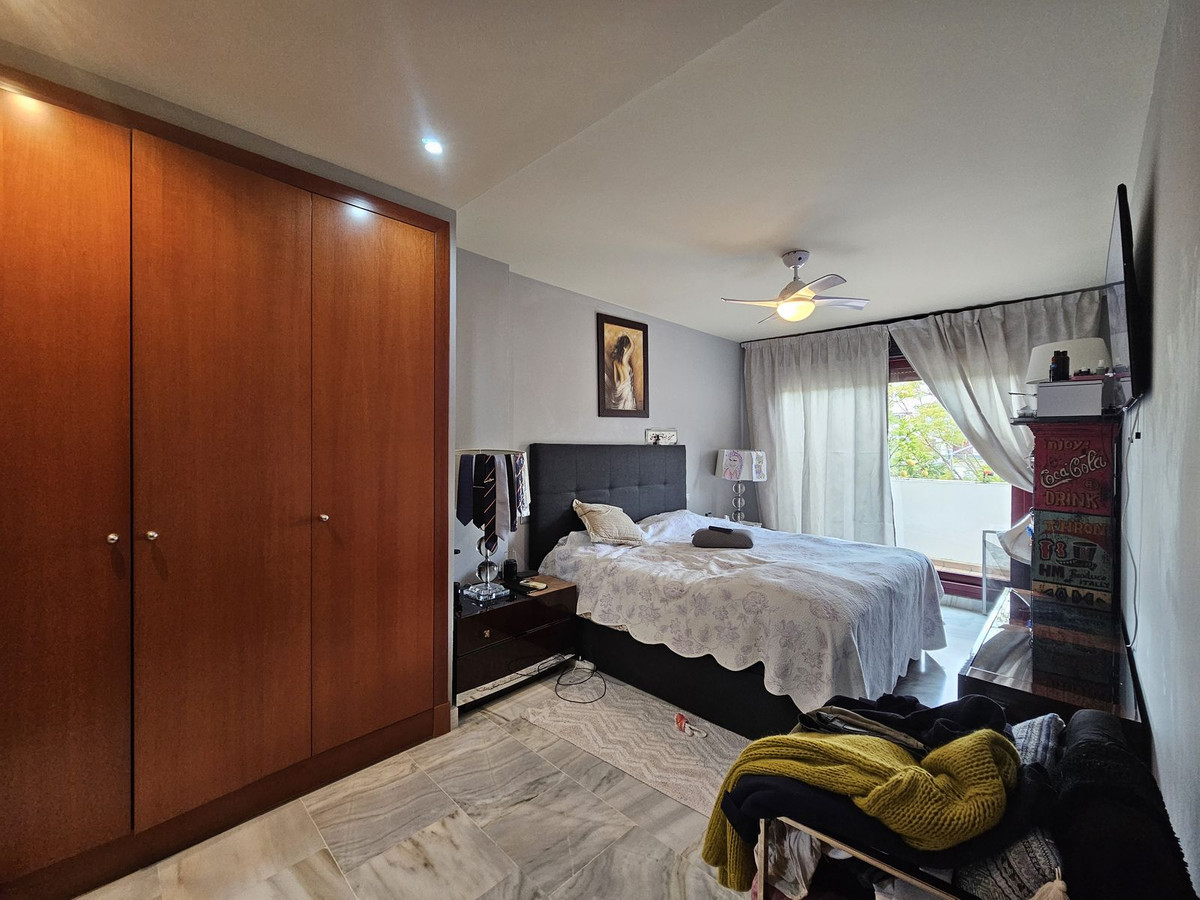 2 Bed Apartment for sale in Benahavís Costa Del Sol, Málaga, Spain