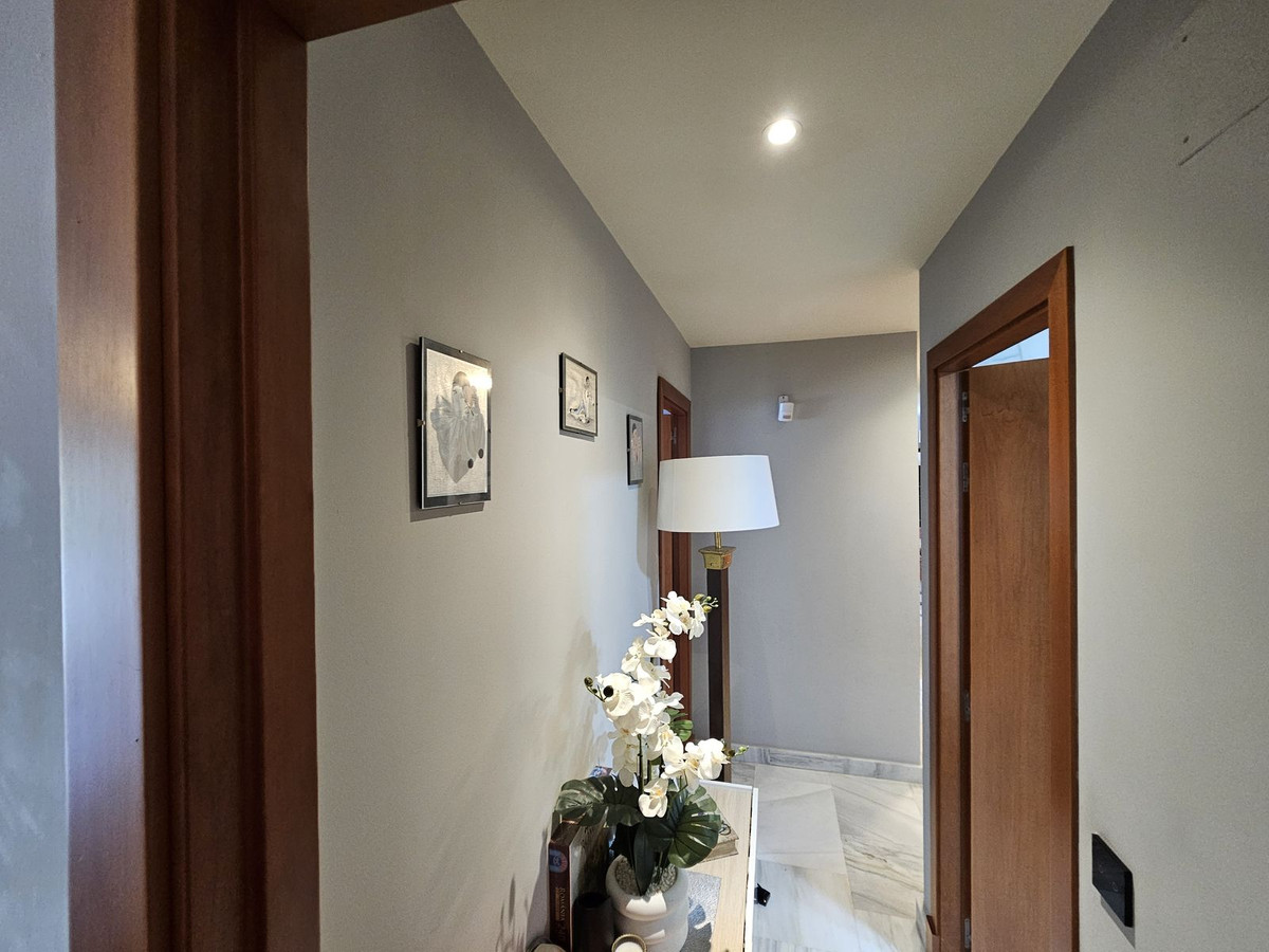 2 Bed Apartment for sale in Benahavís Costa Del Sol, Málaga, Spain