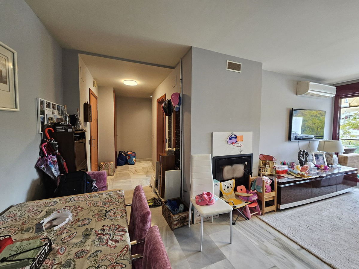 2 Bed Apartment for sale in Benahavís Costa Del Sol, Málaga, Spain