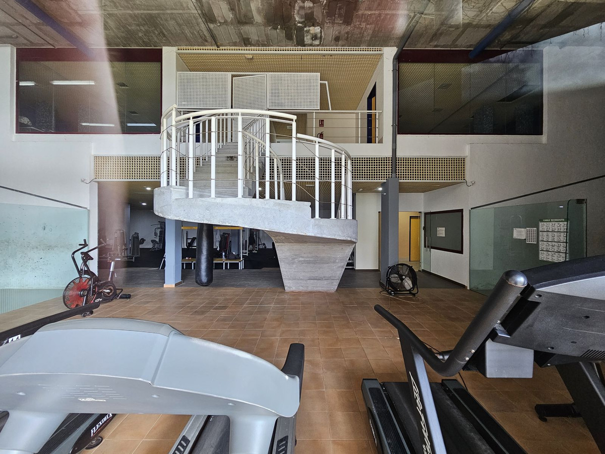 2 Bed Apartment for sale in Benahavís Costa Del Sol, Málaga, Spain