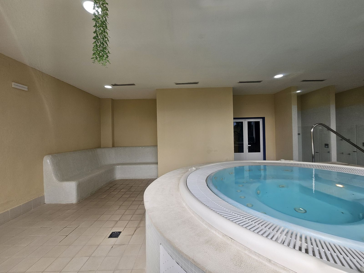 2 Bed Apartment for sale in Benahavís Costa Del Sol, Málaga, Spain