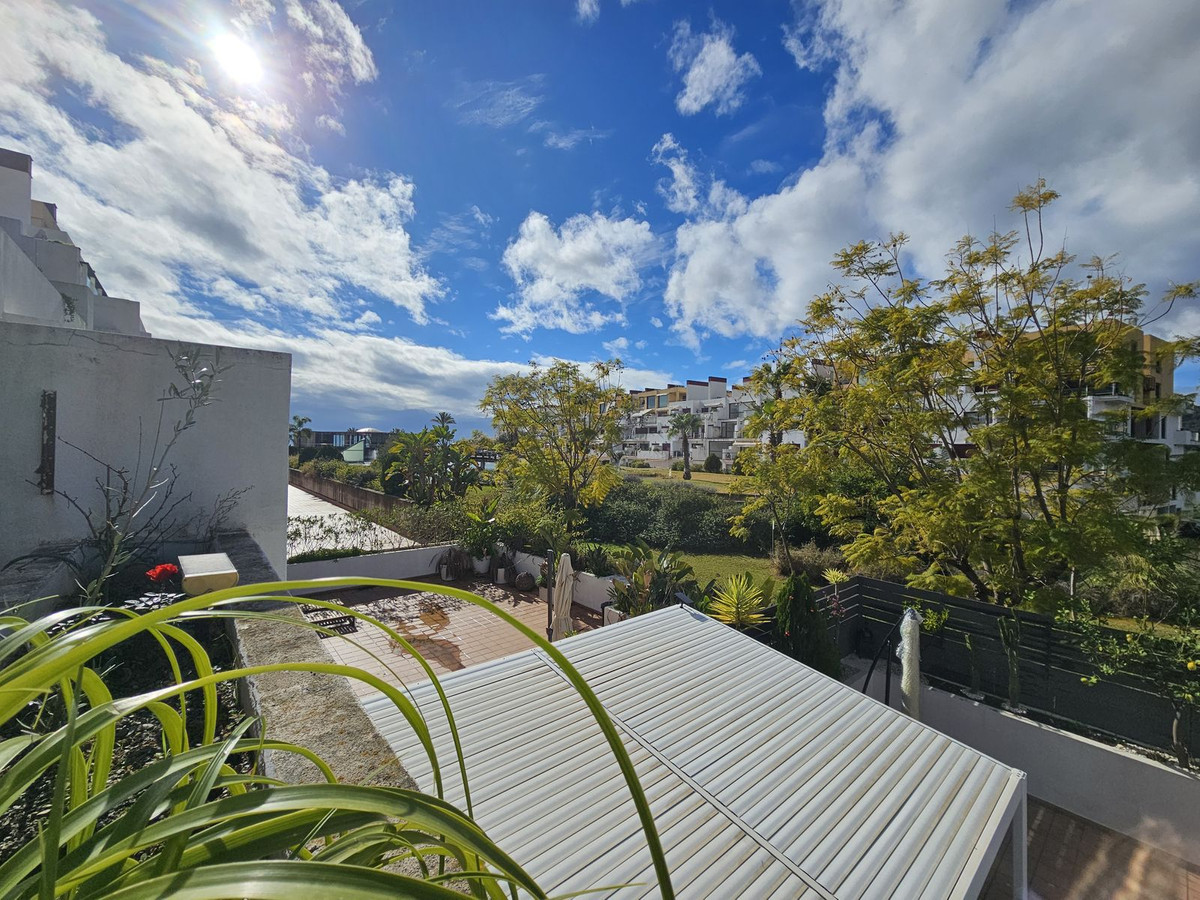 2 Bed Apartment for sale in Benahavís Costa Del Sol, Málaga, Spain