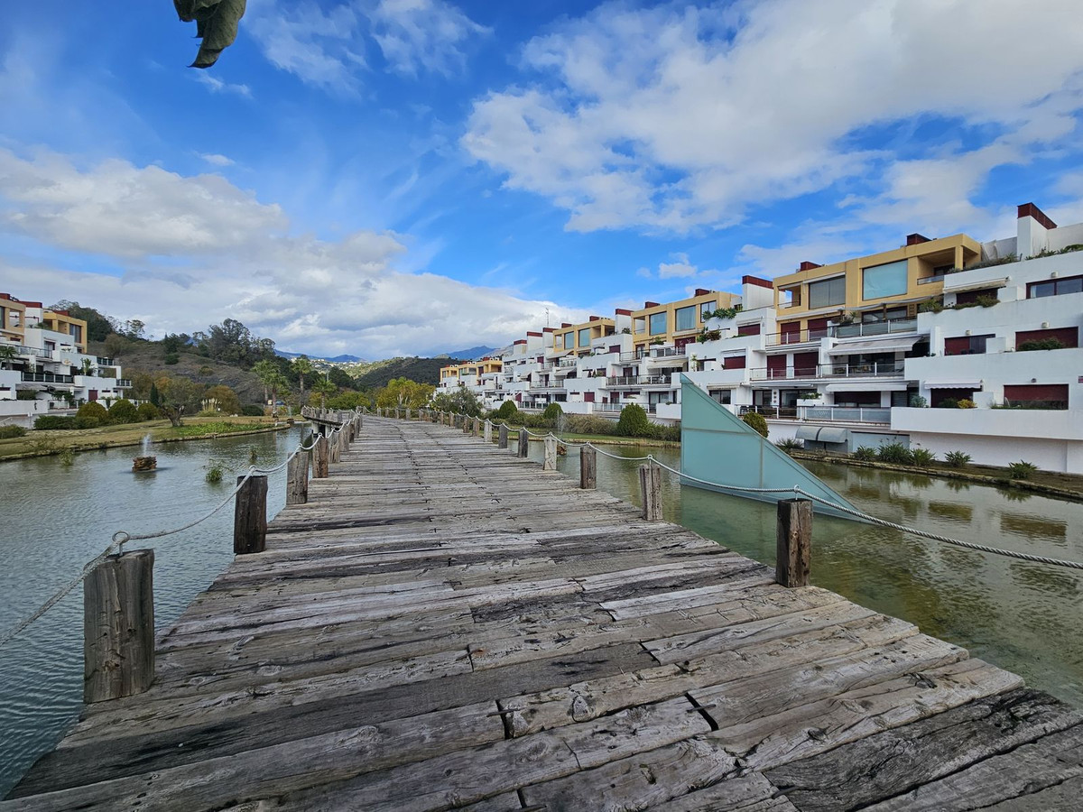 2 Bed Apartment for sale in Benahavís Costa Del Sol, Málaga, Spain
