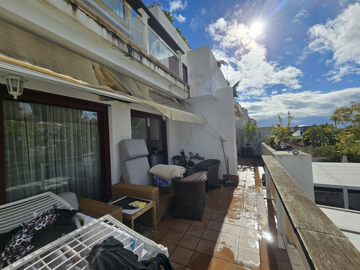 2 Bed Apartment for sale in Benahavís Costa Del Sol, Málaga, Spain