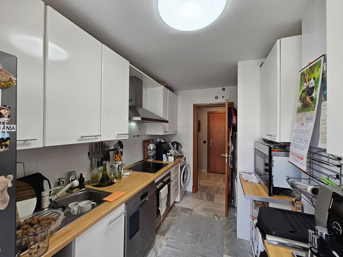 2 Bed Apartment for sale in Benahavís Costa Del Sol, Málaga, Spain