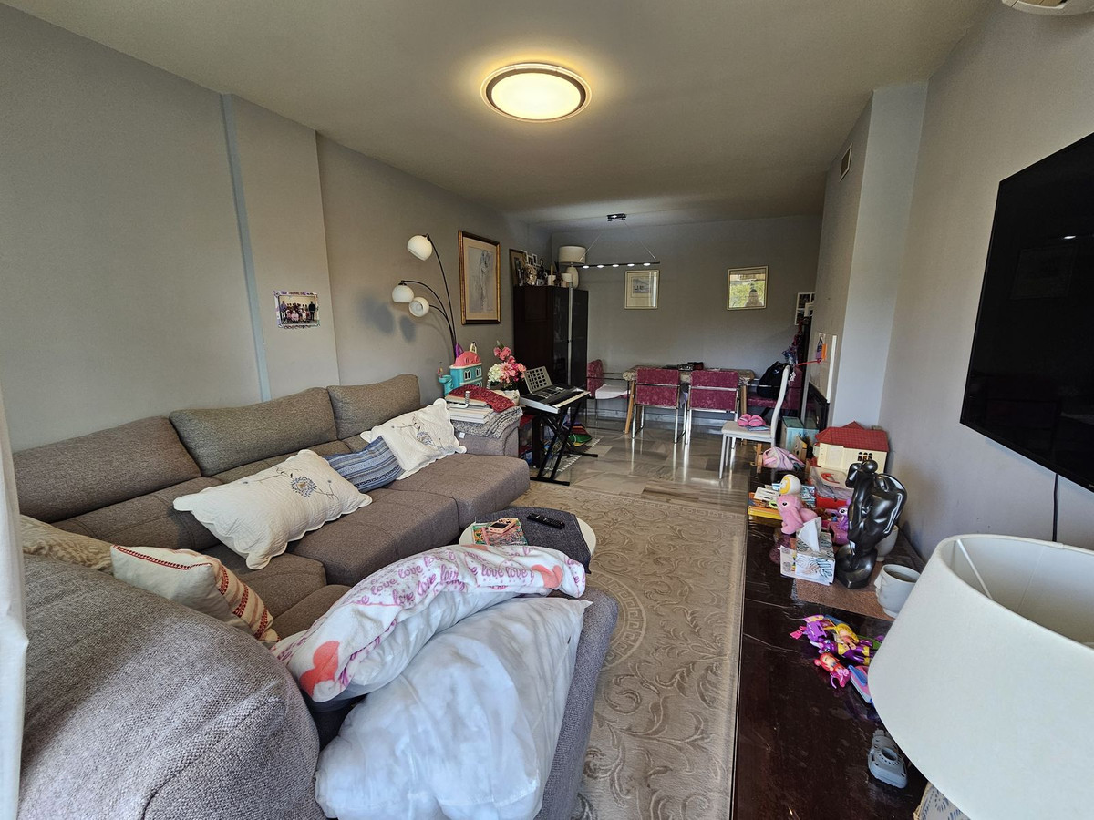 2 Bed Apartment for sale in Benahavís Costa Del Sol, Málaga, Spain
