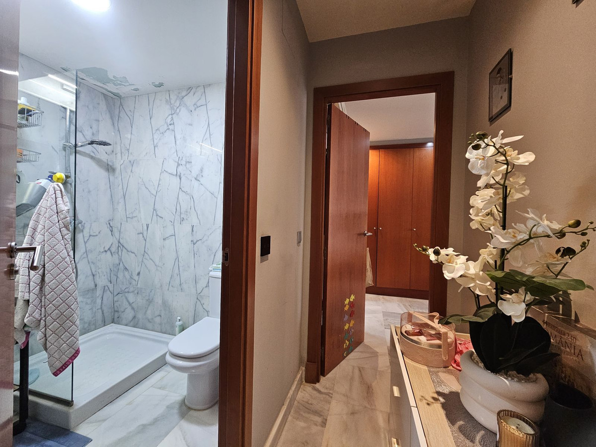 2 Bed Apartment for sale in Benahavís Costa Del Sol, Málaga, Spain