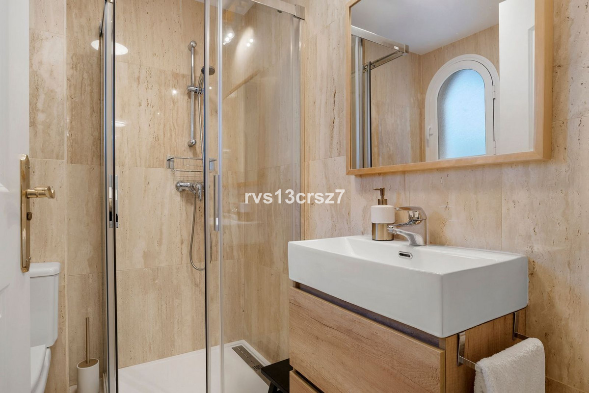 Se vende Apartamento Planta Media de 3 dormitorios en Costa Del Sol, Málaga, España