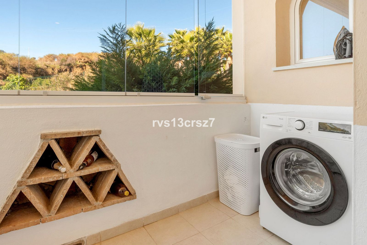 Se vende Apartamento Planta Media de 3 dormitorios en Costa Del Sol, Málaga, España