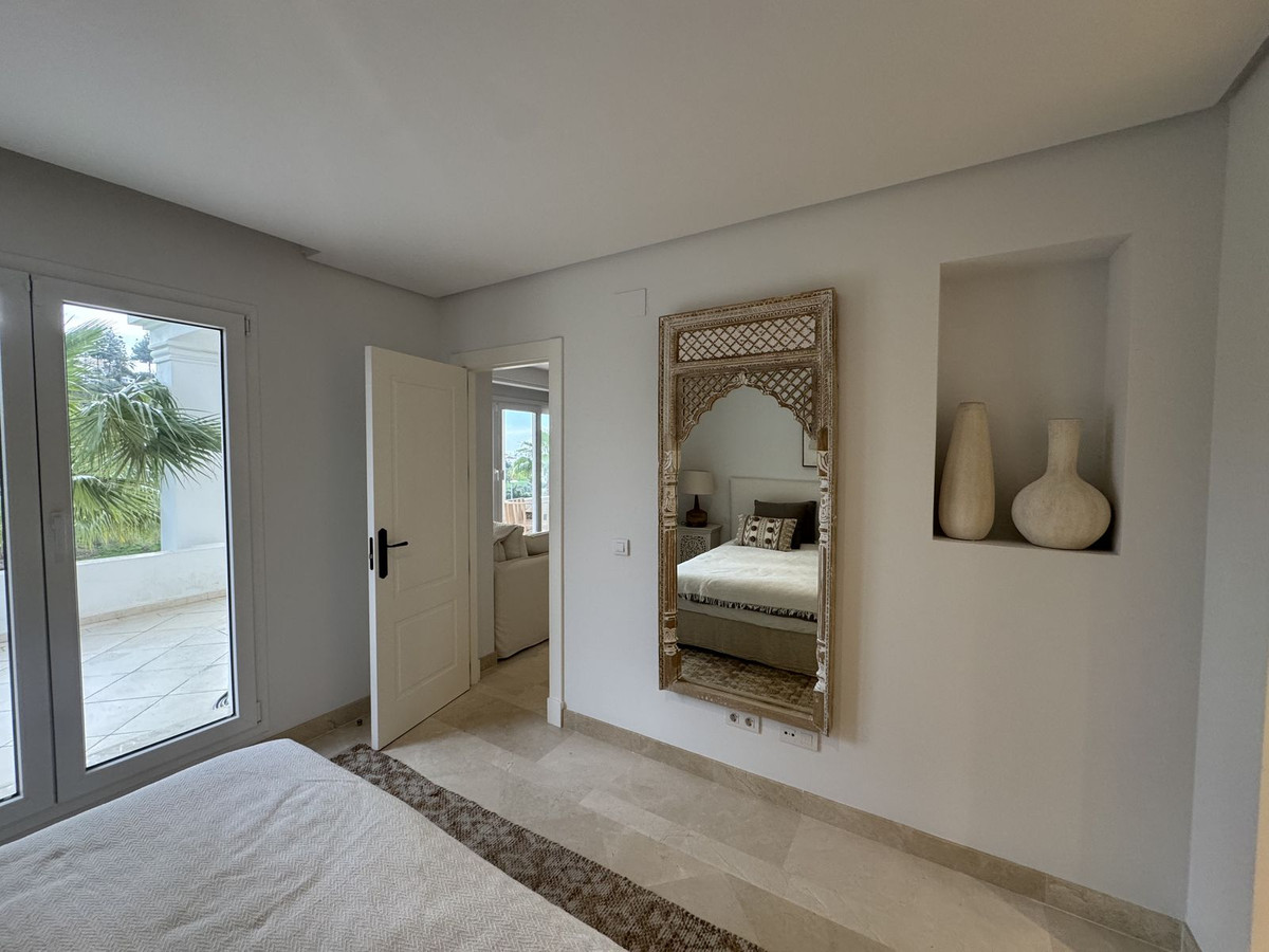 2 Bed Apartment for sale in Aloha Costa Del Sol, Málaga, Spain