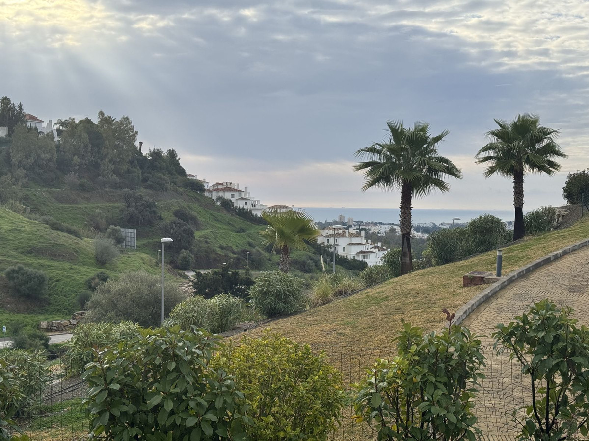 2 Bed Apartment for sale in Aloha Costa Del Sol, Málaga, Spain